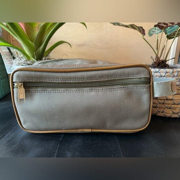 LONDON FOG Men’s Dusty Sage Grey Toiletry Travel Bag w/ Brown Piping - Picture 5 of 14